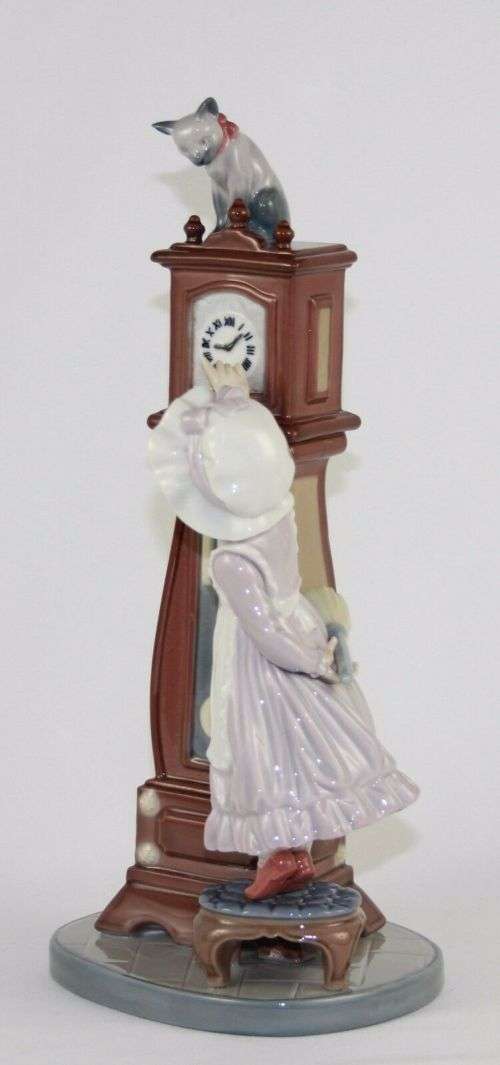 LLADRO `BEDTIME` #5347 FIGURINE ~ GIRL W/CAT ON GRANDFATHER CLOCK #