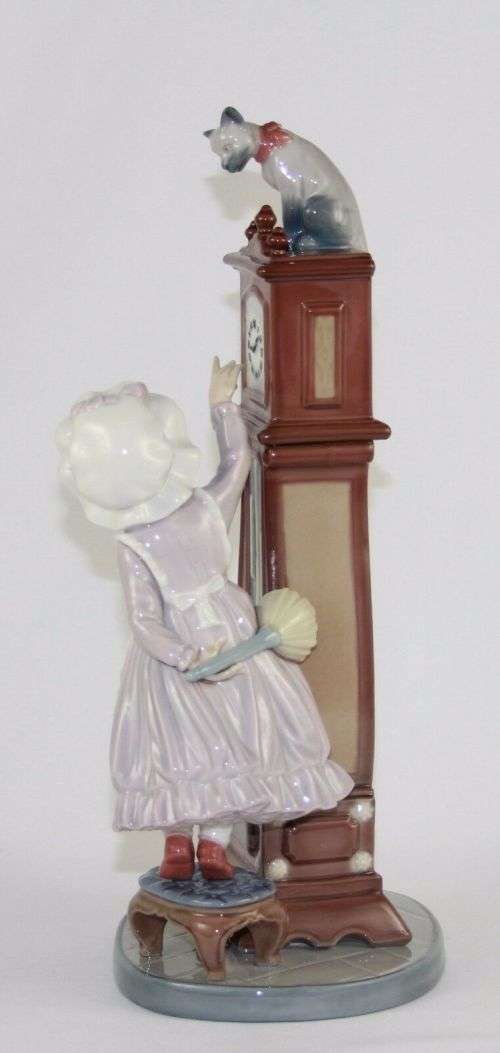 LLADRO `BEDTIME` #5347 FIGURINE ~ GIRL W/CAT ON GRANDFATHER CLOCK #