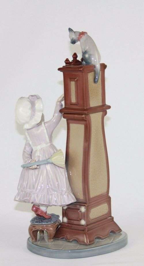 LLADRO `BEDTIME` #5347 FIGURINE ~ GIRL W/CAT ON GRANDFATHER CLOCK #