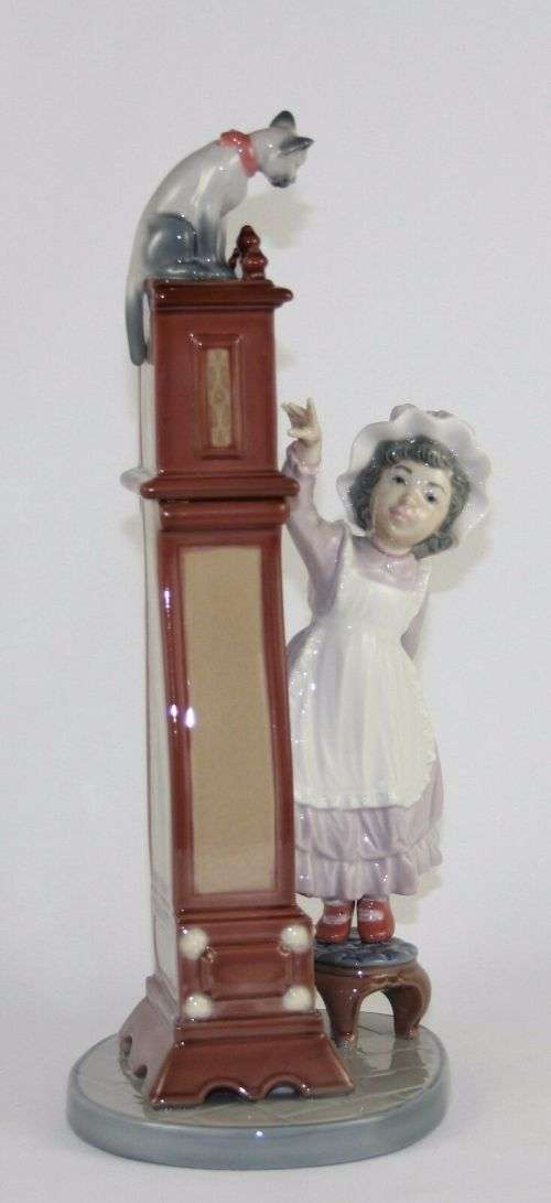 LLADRO `BEDTIME` #5347 FIGURINE ~ GIRL W/CAT ON GRANDFATHER CLOCK #