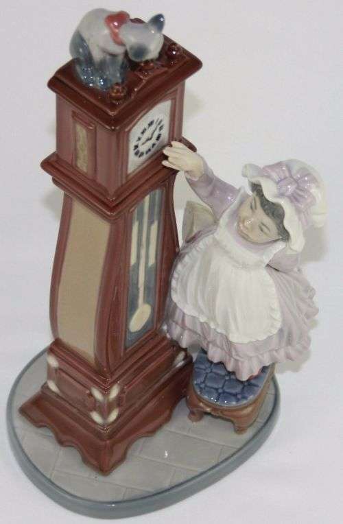 LLADRO `BEDTIME` #5347 FIGURINE ~ GIRL W/CAT ON GRANDFATHER CLOCK #