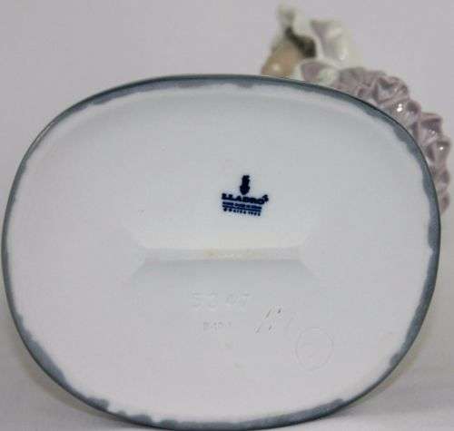 LLADRO `BEDTIME` #5347 FIGURINE ~ GIRL W/CAT ON GRANDFATHER CLOCK #