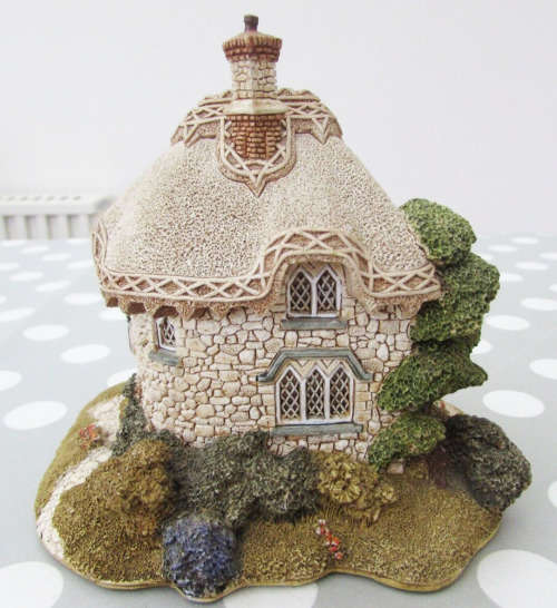 LILLIPUT LANE   Titmouse Cottage *
