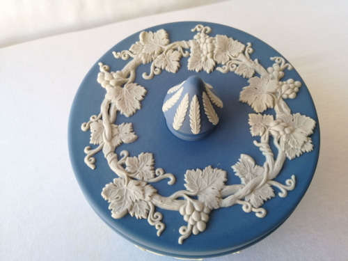 Vintage Wedgwood Blue Jasperware Powder Pot Stunning *