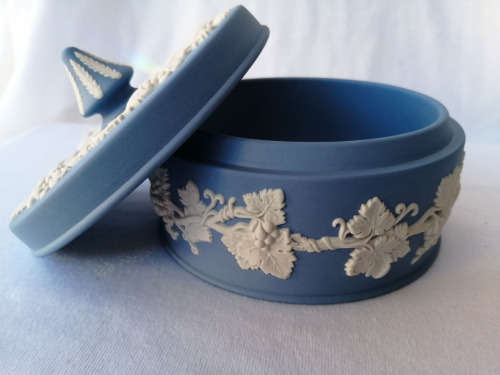 Vintage Wedgwood Blue Jasperware Powder Pot Stunning *