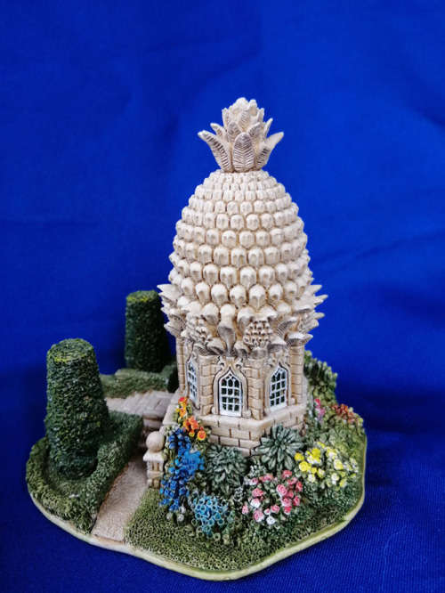 Miniature House - Lilliput Lane  The Pineapple House *