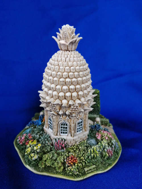 Miniature House - Lilliput Lane  The Pineapple House *