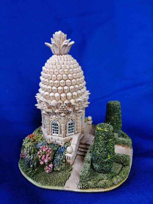 Miniature House - Lilliput Lane  The Pineapple House *
