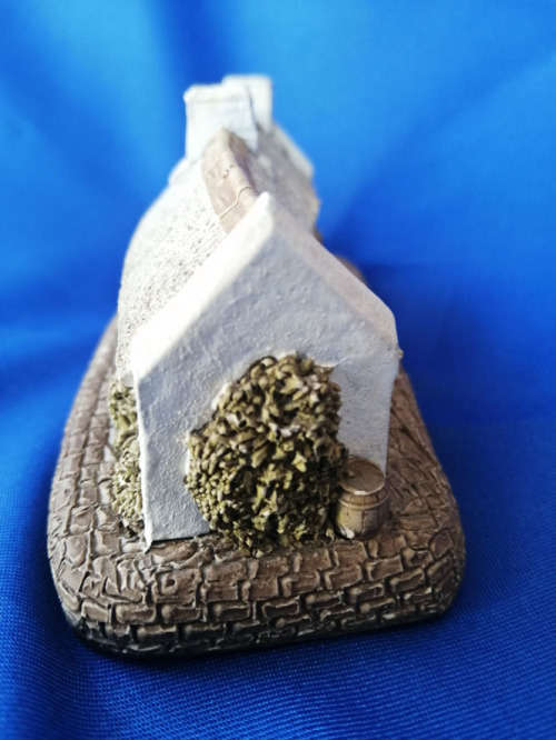 BURNS COTTAGE LILLIPUT LANE. SCOTTISH COLLECTION - ALLOWAY. DATED 1985 #