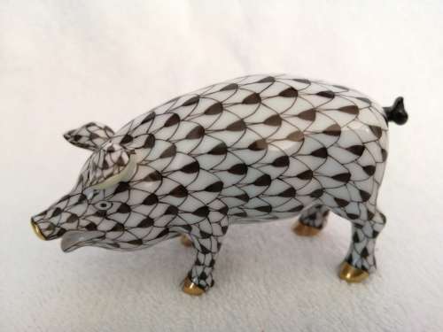 Mappin and Webb porcelain figurine pig is completely hand painted by talented artisans *