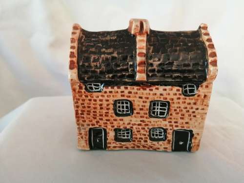 Miniature House - No 25 Terraced House Tey Pottery