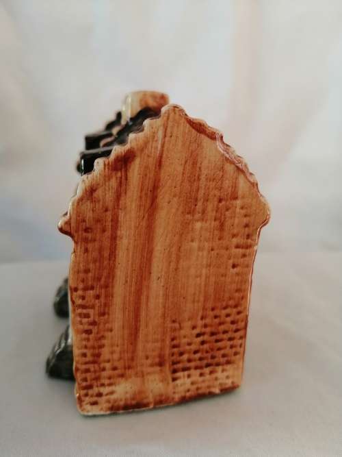 Miniature House - No 25 Terraced House Tey Pottery