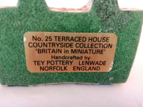 Miniature House - No 25 Terraced House Tey Pottery