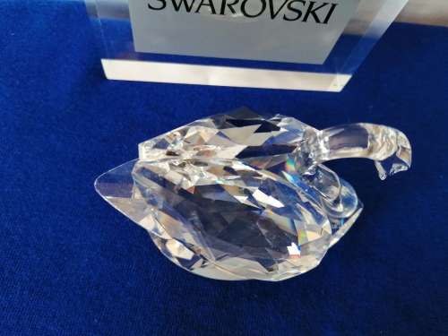 Swarovski Crystal Swan Lock down special  #