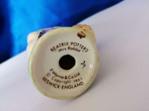 Beswick Beatrix Potters Mrs Rabbit 1200/2 #