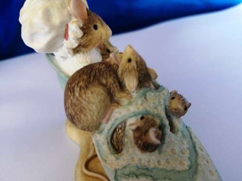 FW & Co  Beatrix Potter's " Old Woman Who Lived in a Shoe "  #