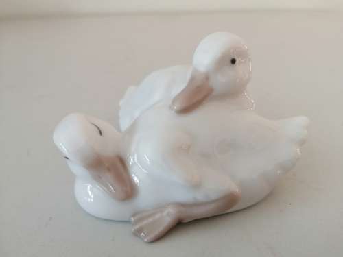 NAO/LLADRO NESTLING DUCKS #