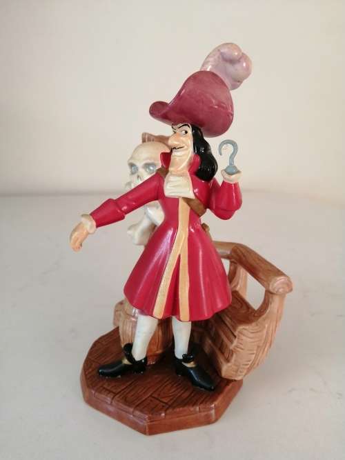 Disney CAPTAIN HOOK Model Figurine Peter Pan SHOWCASE COLLECTION Royal Doulton