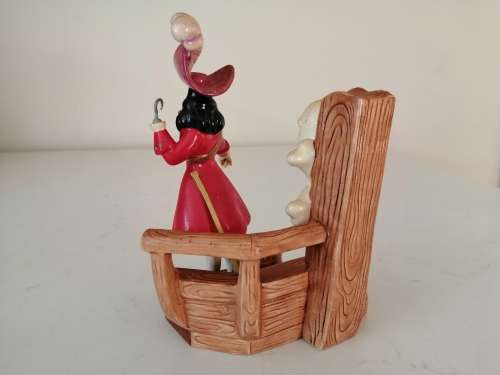 Disney CAPTAIN HOOK Model Figurine Peter Pan SHOWCASE COLLECTION Royal Doulton