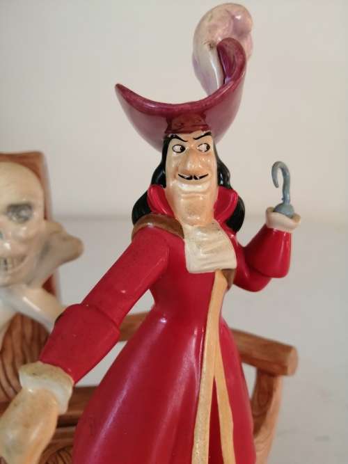 Disney CAPTAIN HOOK Model Figurine Peter Pan SHOWCASE COLLECTION Royal Doulton