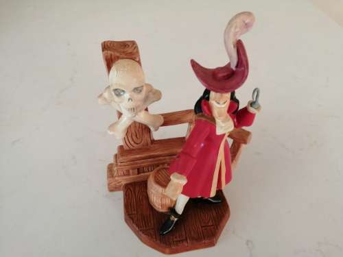 Disney CAPTAIN HOOK Model Figurine Peter Pan SHOWCASE COLLECTION Royal Doulton