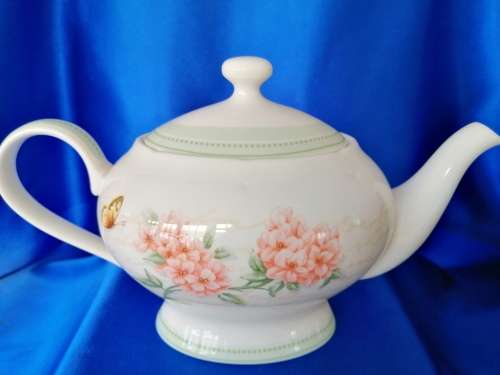 Large Marks and Spencers Tea-Pot