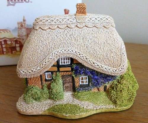 Lilliput Lane South East Collection BRAMBLE COTTAGE #