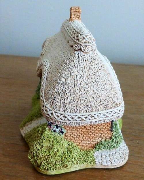 Lilliput Lane South East Collection BRAMBLE COTTAGE #