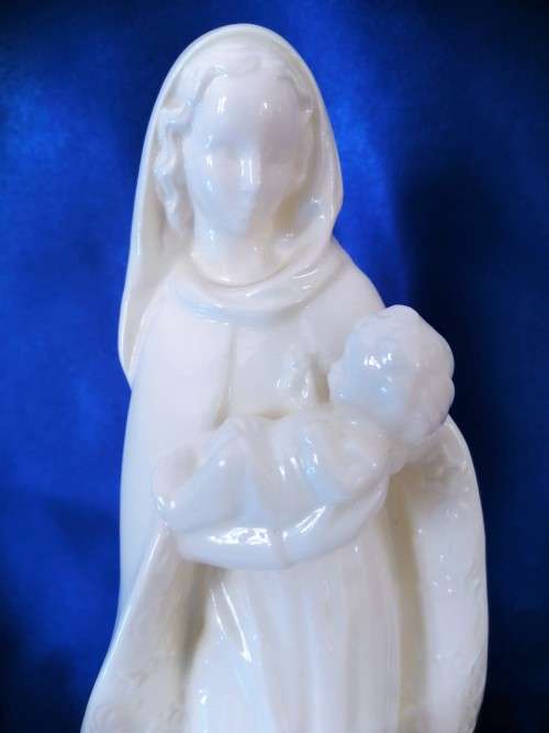 RARE 1950s HUMMEL MADONNA AND CHILD FIGURINE, MADE BY GOEBEL, WEST GERMANY #