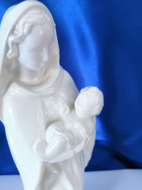 RARE 1950s HUMMEL MADONNA AND CHILD FIGURINE, MADE BY GOEBEL, WEST GERMANY #