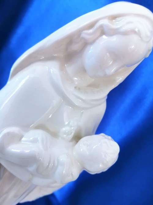RARE 1950s HUMMEL MADONNA AND CHILD FIGURINE, MADE BY GOEBEL, WEST GERMANY #