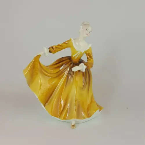 Royal Doulton Figurine KIRSTY No HN4783 Best of the Classics