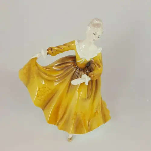 Royal Doulton Figurine KIRSTY No HN4783 Best of the Classics