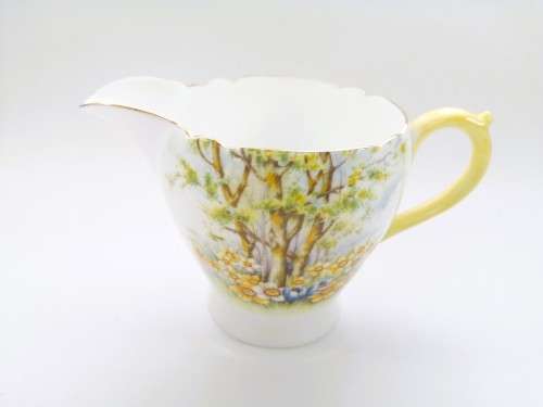 SHELLEY Daffodil Time Milk Jug ENGLAND