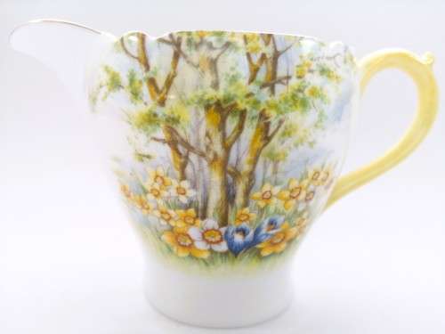 SHELLEY Daffodil Time Milk Jug ENGLAND