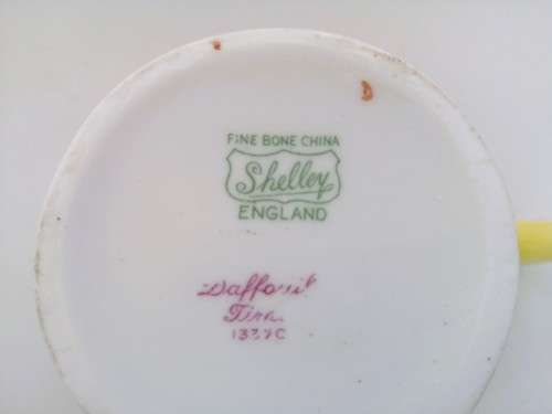 SHELLEY Daffodil Time Milk Jug ENGLAND