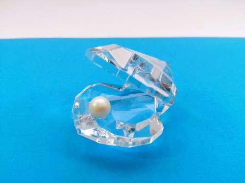 Byzantium Cut Glass Crystal Large Oyster shell with pearl