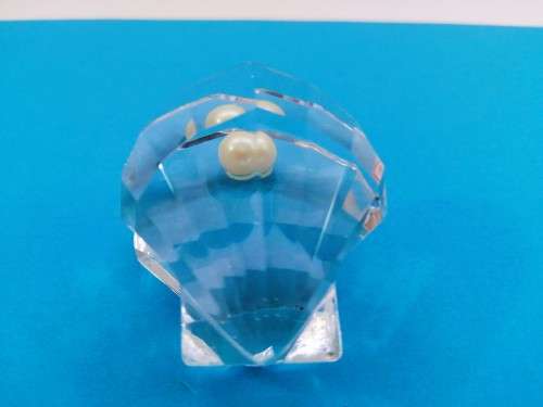 Byzantium Cut Glass Crystal Large Oyster shell with pearl