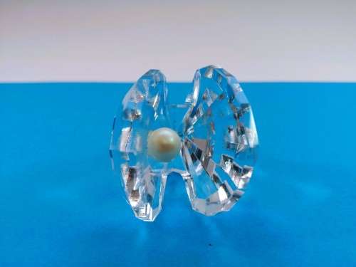 Byzantium Cut Glass Crystal Large Oyster shell with pearl