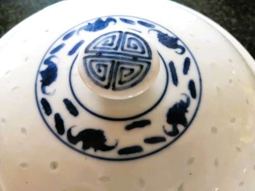Large Chinese Rice Grain Blue and White Lidded Bowl