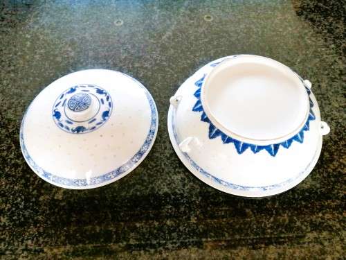 Large Chinese Rice Grain Blue and White Lidded Bowl