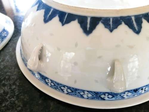 Large Chinese Rice Grain Blue and White Lidded Bowl