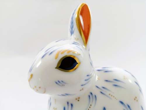 Royal Crown Derby Snowy Rabbit - Gold Stopper