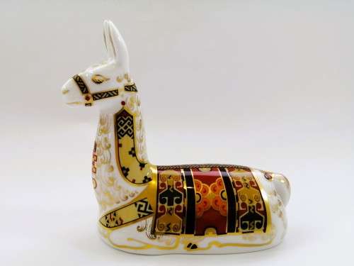 Royal Crown Derby Llama Paperweigh Gold Stopper