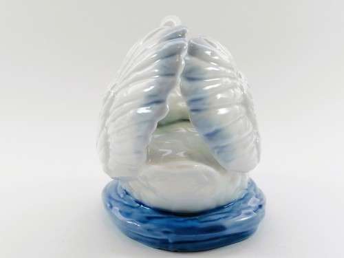 Heritage Porcelain Swan Family Ornament Figurine SWAN SONG