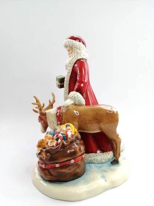 LARGE ROYAL DOULTON Christmas Santa ClausCHRISTMAS NOVELTY 2016  HOLIDAY MAGIC