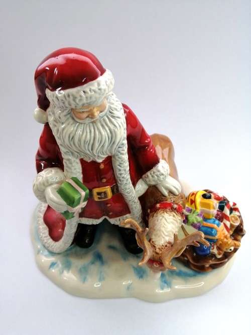 LARGE ROYAL DOULTON Christmas Santa ClausCHRISTMAS NOVELTY 2016  HOLIDAY MAGIC