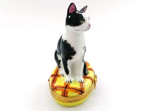 Limoges France LTD Hinged Trinket Box Black and White Cat sat on Cushion Peint Main Marque