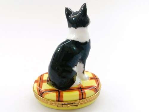 Limoges France LTD Hinged Trinket Box Black and White Cat sat on Cushion Peint Main Marque