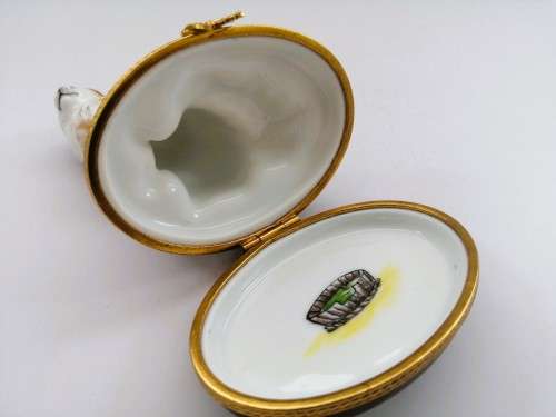 Limoges France LTD Hinged Trinket Box Tabby and White Cat sat on Cushion Peint Main Marque